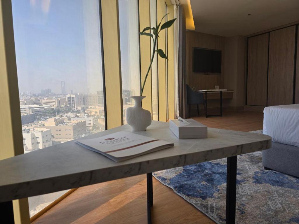 جناح مفردة THREE-BEDROOM WITH ONE KING AND TWO BEDS - NON-SMOKING