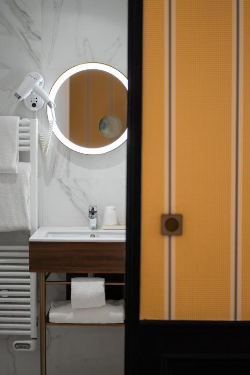 Hôtel du Cheval Blanc - Paris Marne La Vallée photo