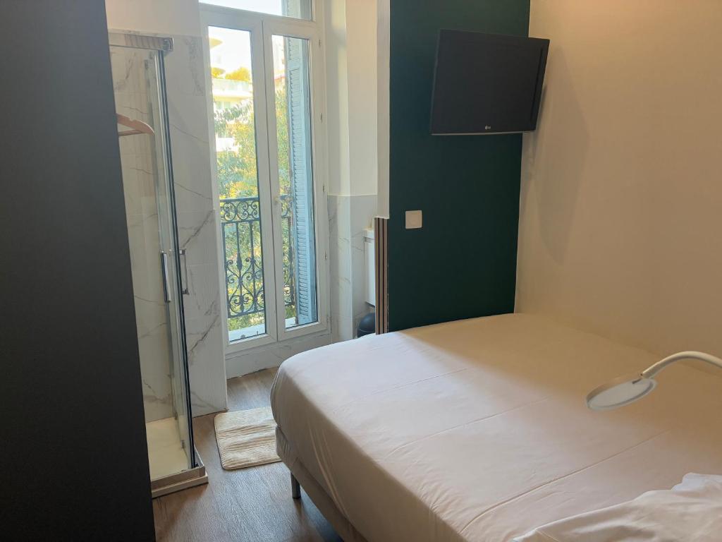 Hotel du Pharo - Small Double Room