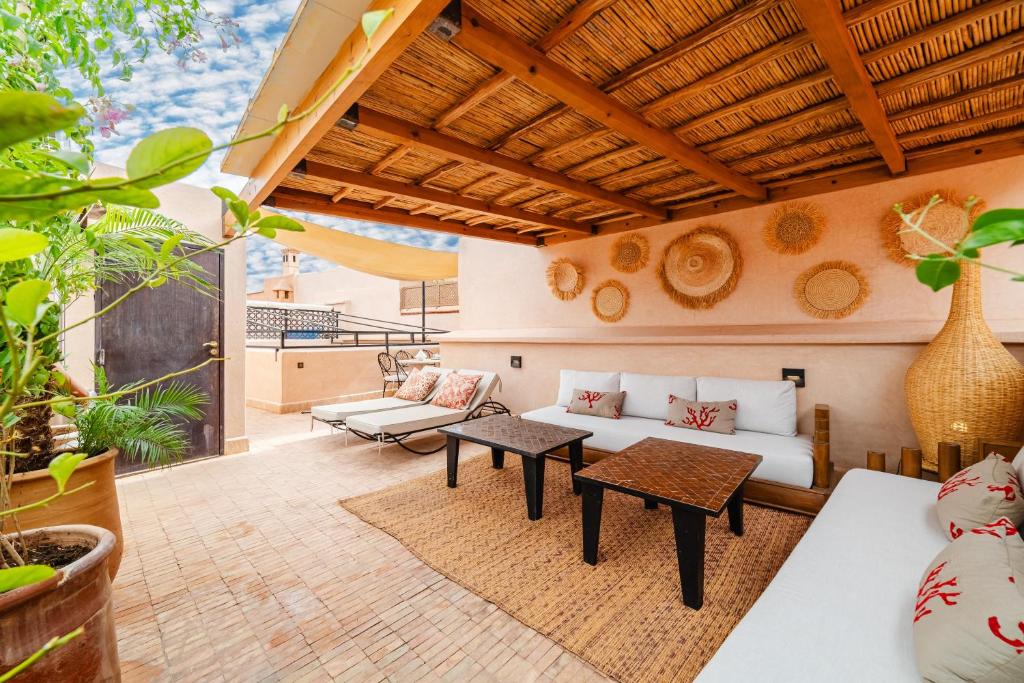 RIAD THE MILESTONE — photo 8