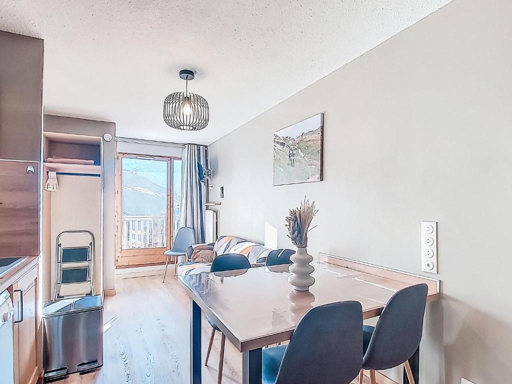 Apartment Cimes de Caron 2207 by Interhome