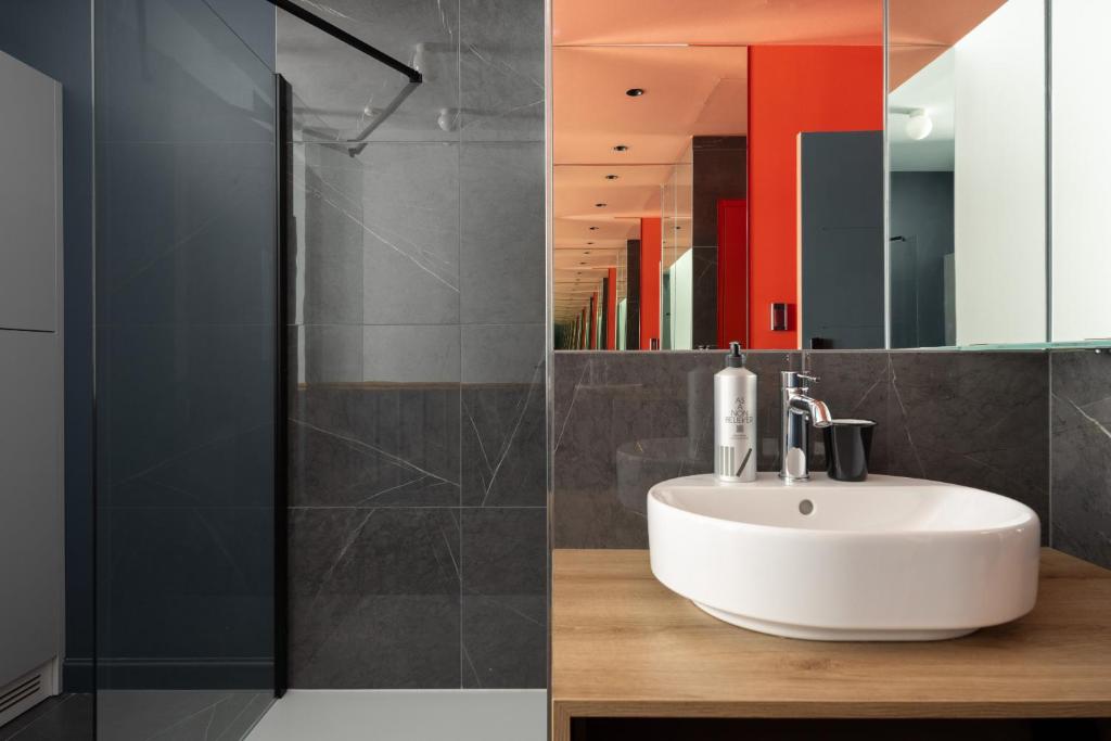 1.75 Paris Le CharmeHotel in 13th arr., Paris photo