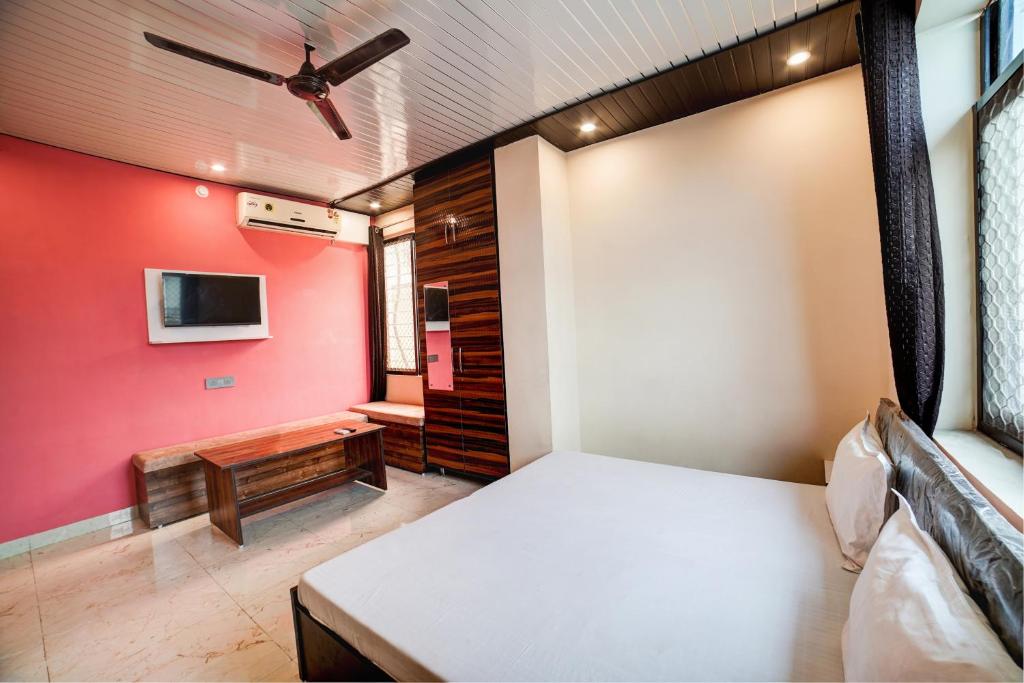 Gallery image of Hotel O BHARAT MART HOTEL GUEST INN in Haldwāni