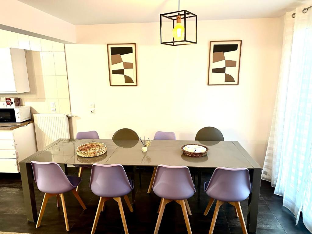 Dapur atau dapur kecil di réf Org Chambre dans une Maison à 10 min de Disneyland