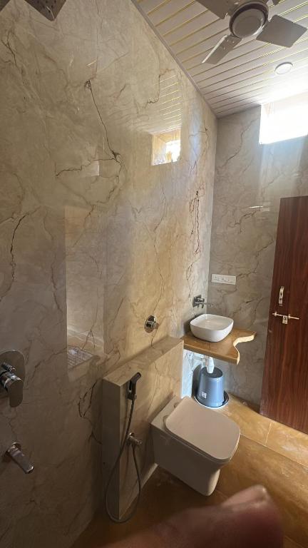 Koupelna v ubytování Hotel Majestic Jaisalmer