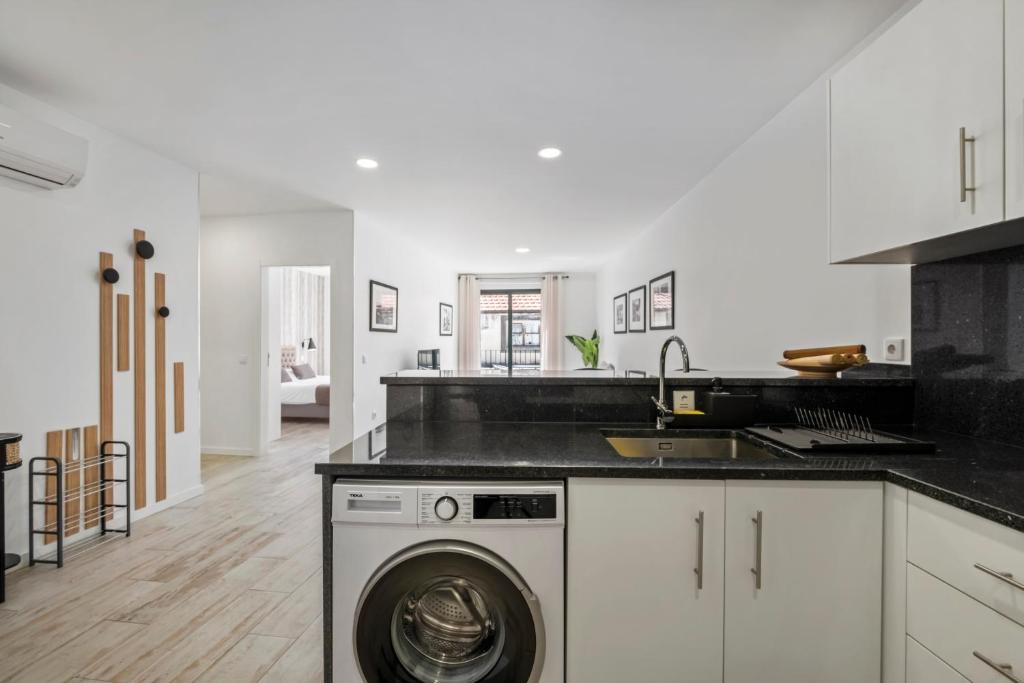 Tanoeiros Residence by An Island Apart - 13