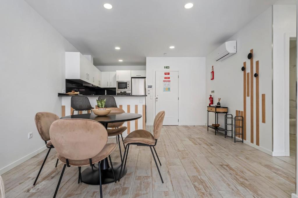 Tanoeiros Residence by An Island Apart - 8