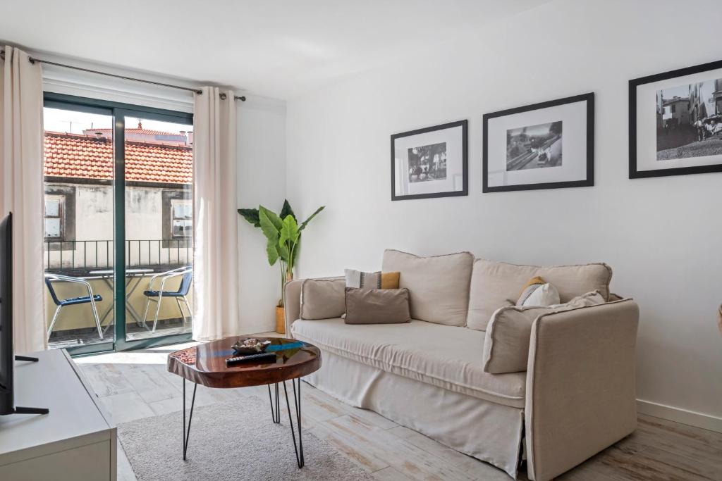 Tanoeiros Residence by An Island Apart - 4