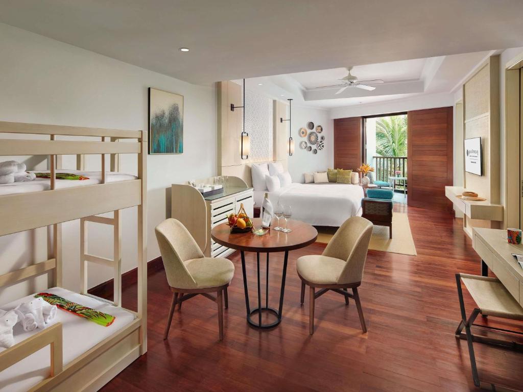 Suite Gia Đình Junior Có 1 Giường Cỡ King Và 1 Giường Tầng - Ban Công Riêng