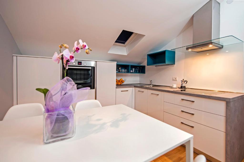 Kuchyň nebo kuchyňský kout v ubytování Apartment Lili
