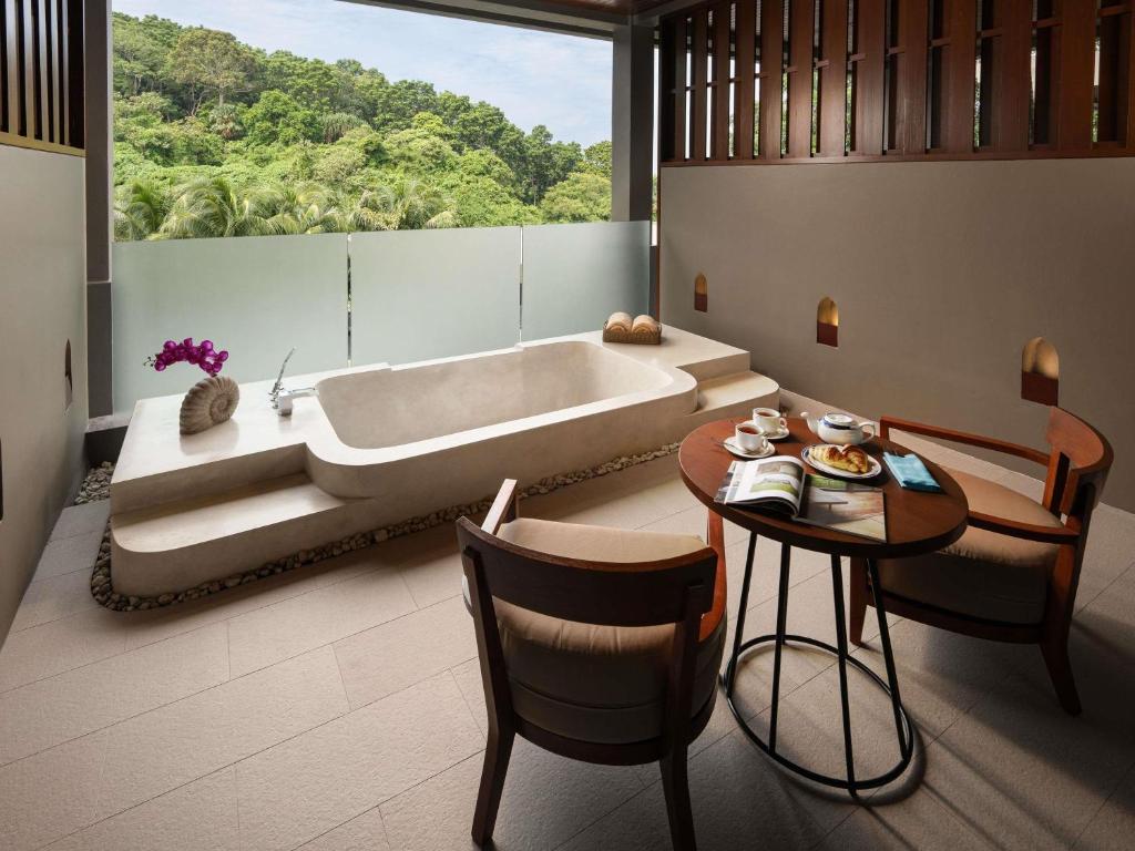 
Premier King Room with Spa Bath
