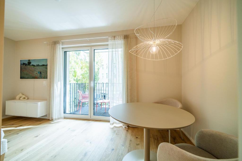 Lindgold Apartments - 10