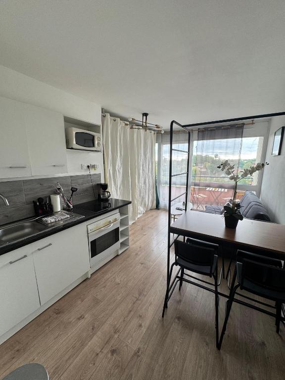 Dapur atau dapur kecil di Havre de paix