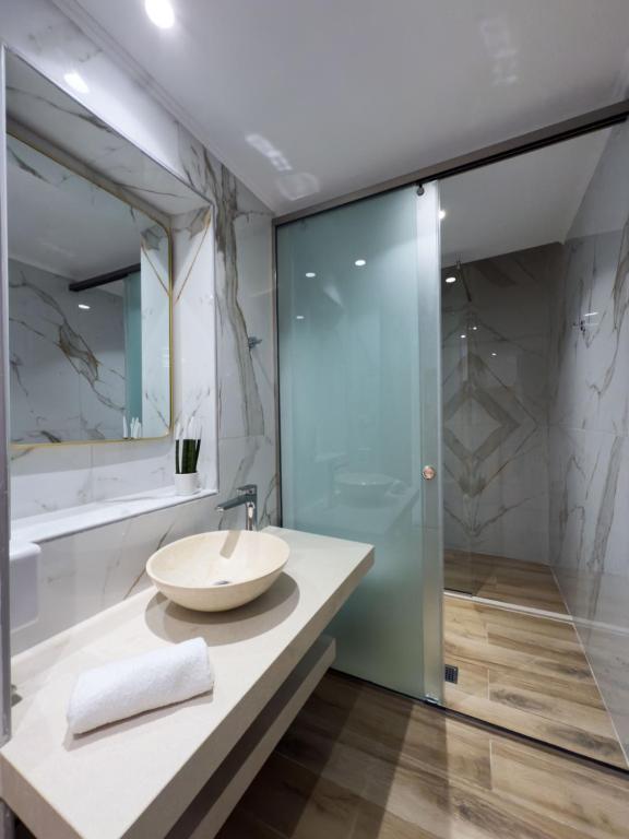 Deluxe Center Suites - Resim 18