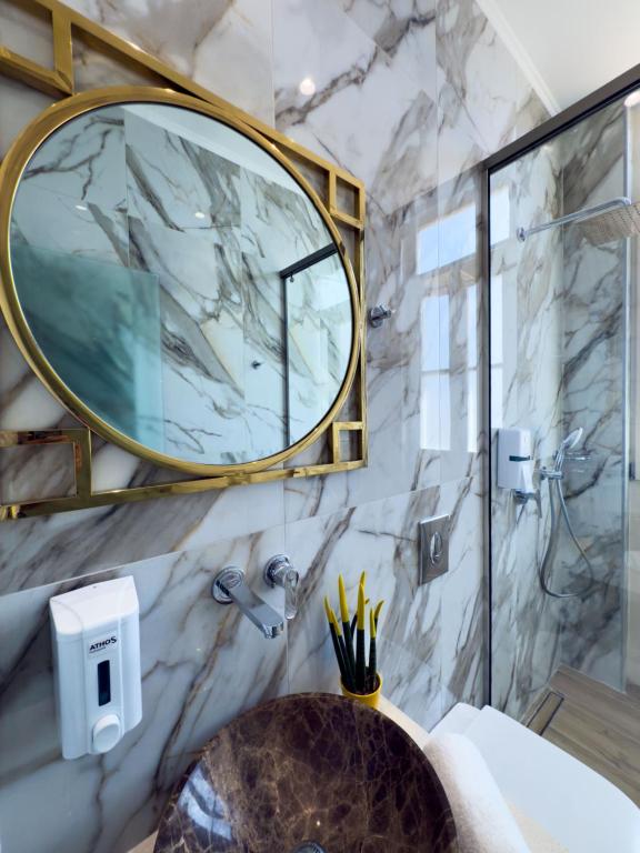 Deluxe Center Suites - Resim 44