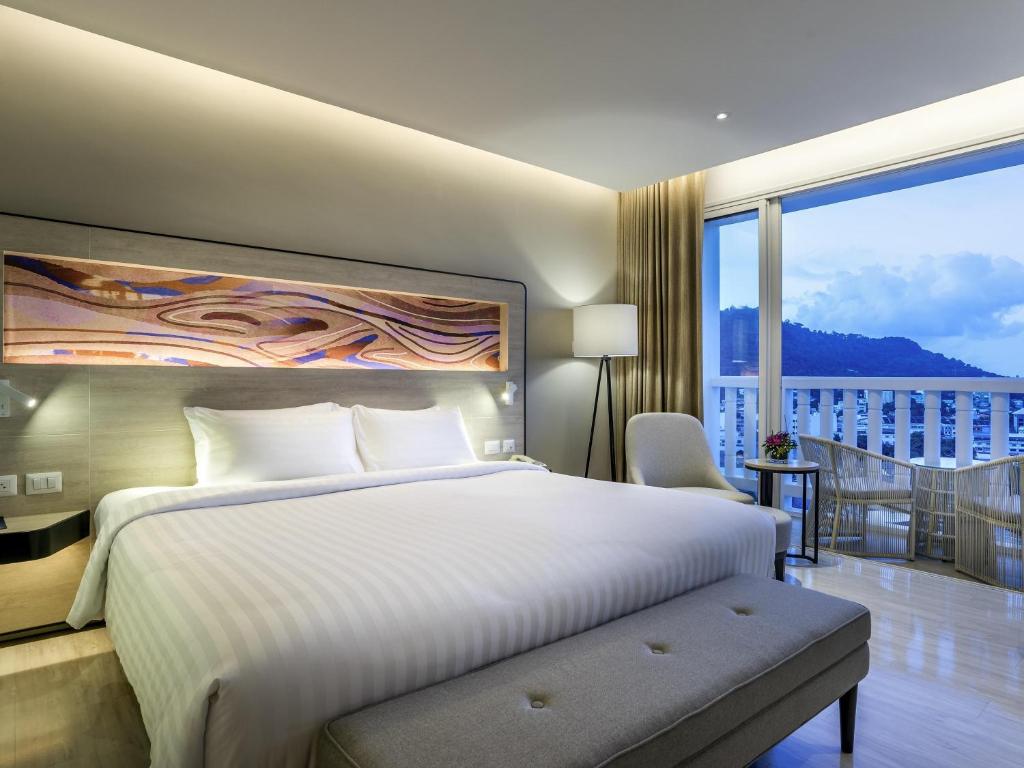 Novotel Phuket City Phokeethra - Resim 18