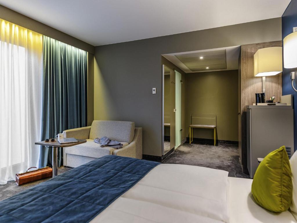 MERCURE Hotel Berlin Wittenbergplatz - Superior Queen Room With Sofa Bed