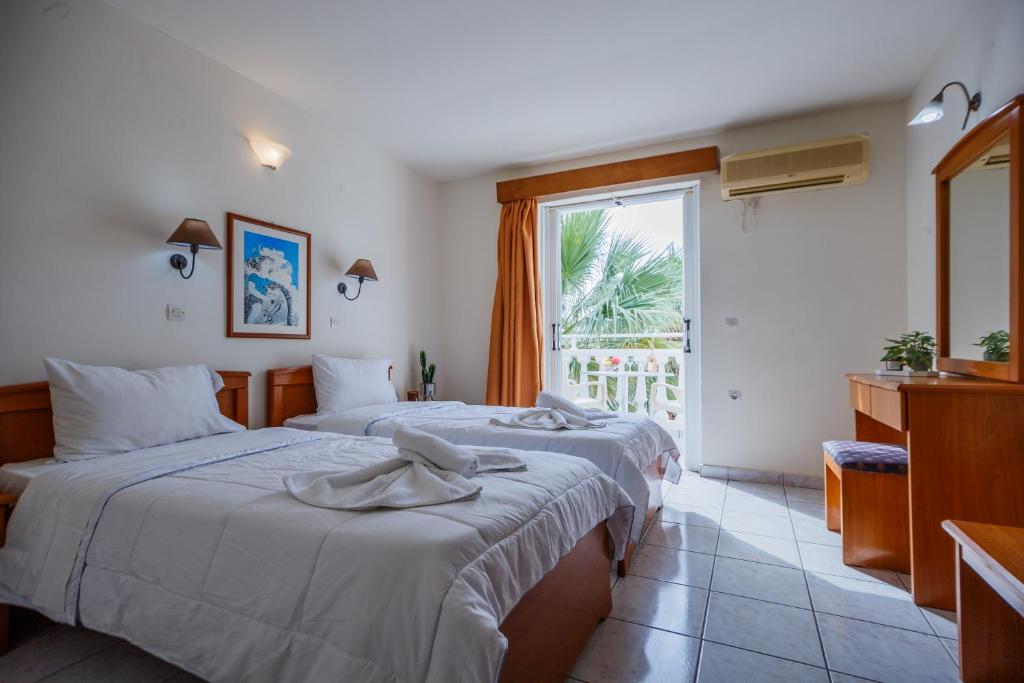 Vivian Hotel - 