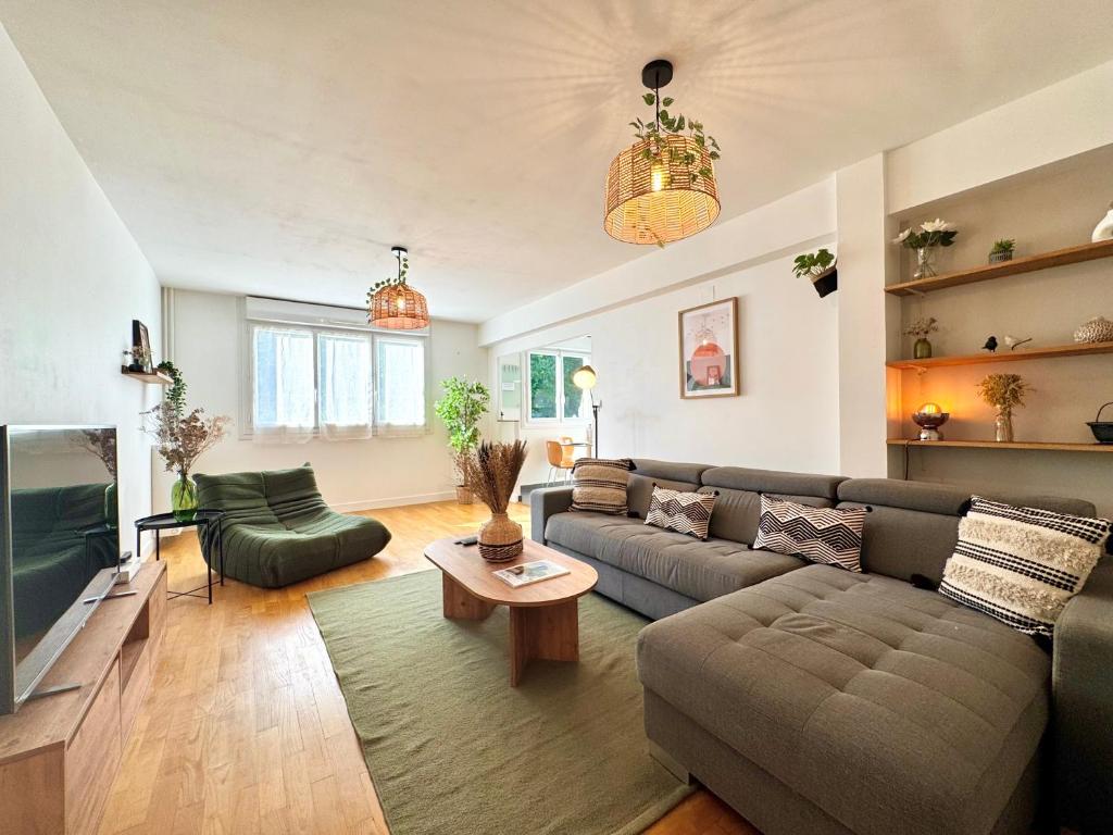 Χώρος καθιστικού στο Chez Marc, avec vue verdoyante et parking privé