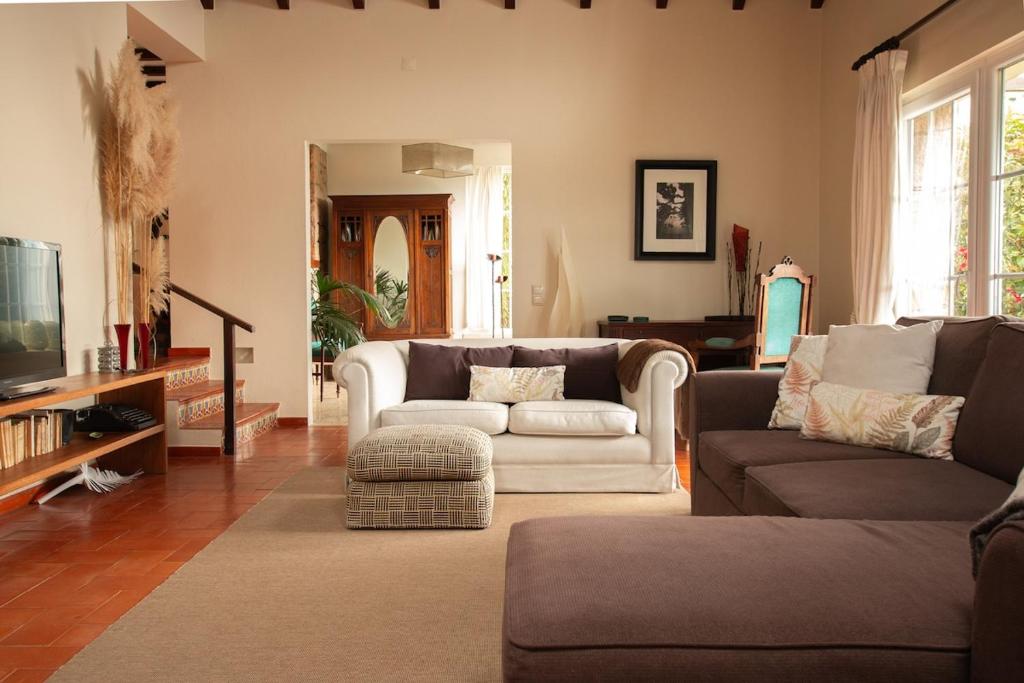 Χώρος καθιστικού στο Roca Art House