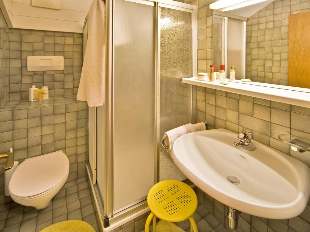 Koupelna v ubytování Appartements Erika