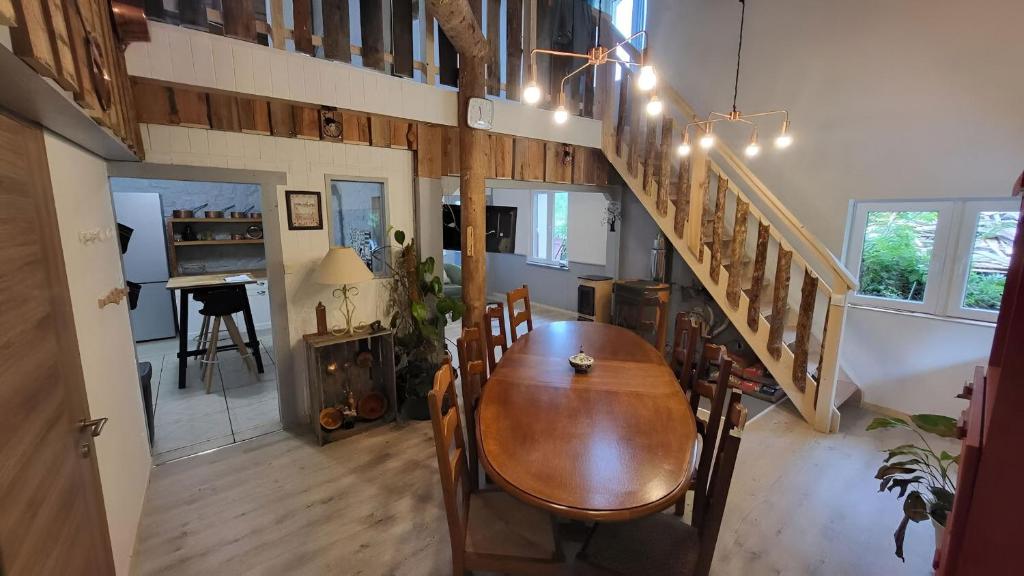 Galería fotográfica de Le Chalet de la Forêt, ideal for your reunions en Guewenheim
