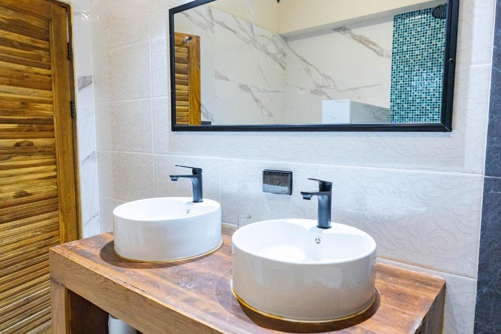 Chiang Ron - Resim 26