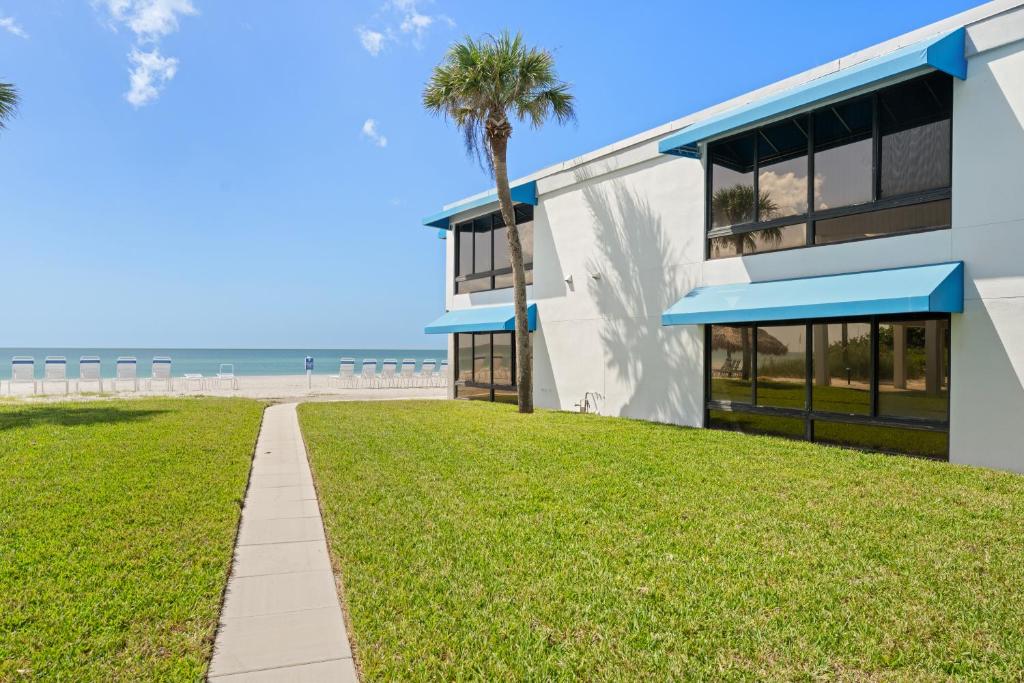 Gulf Tides of Longboat Key by Coolvacay - Studio