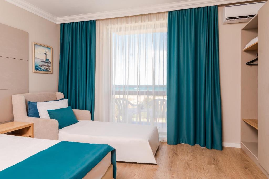 Beachfront · Private Beach SPERANTA Hotel - Free Beach & Free Parking - Quarto Deluxe Duplo Ou Twin Com Vista Para O Jardim