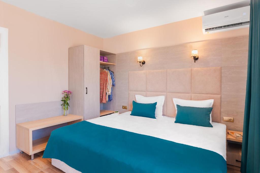 Beachfront · Private Beach SPERANTA Hotel - Free Beach & Free Parking - Vila Com Vista Para O Jardim