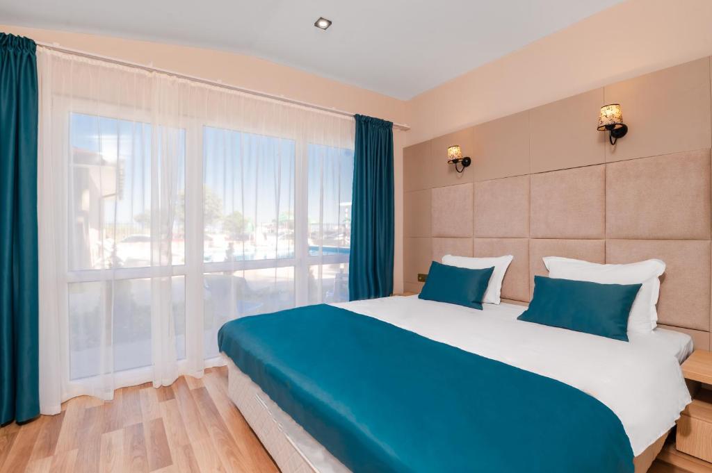 Beachfront · Private Beach SPERANTA Hotel - Free Beach & Free Parking - Vila Com Vista Para O Jardim