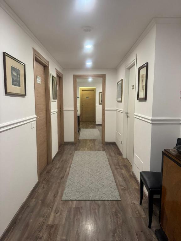 Victoria Royal Garden - Double Room With Shared Bathroom