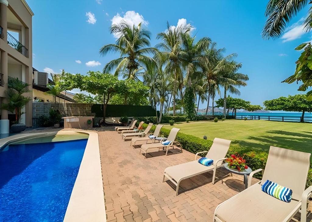 El Destino 1b - Beachfront Escape, Pool, Patio & More, Playa Flamingo ...