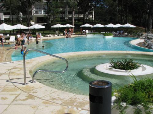 Bazén v ubytování Green Park 116 E solanas nebo v jeho okolí