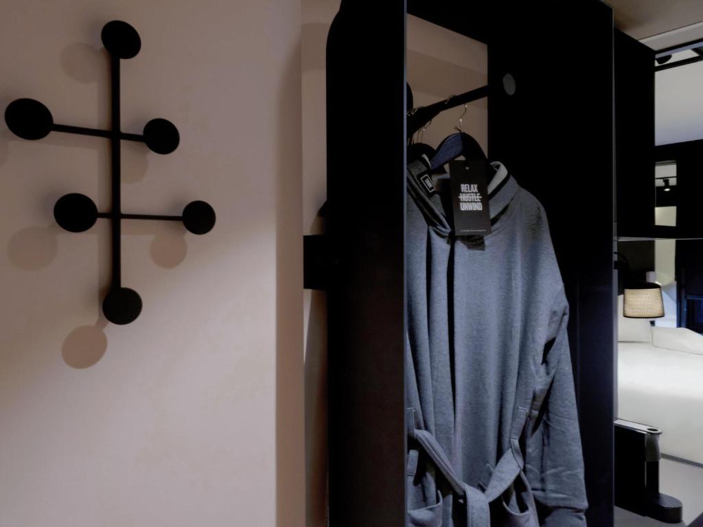 TRIBE Paris Batignolles - Resim 19