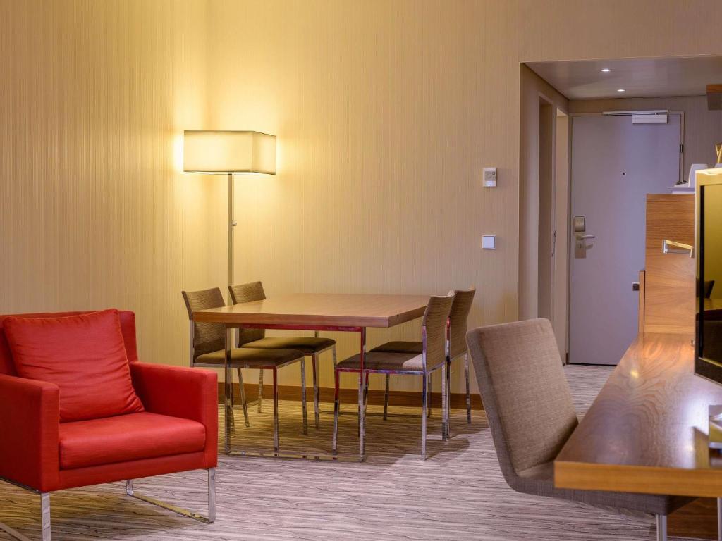 Mövenpick Hotel Geneva - Resim 27
