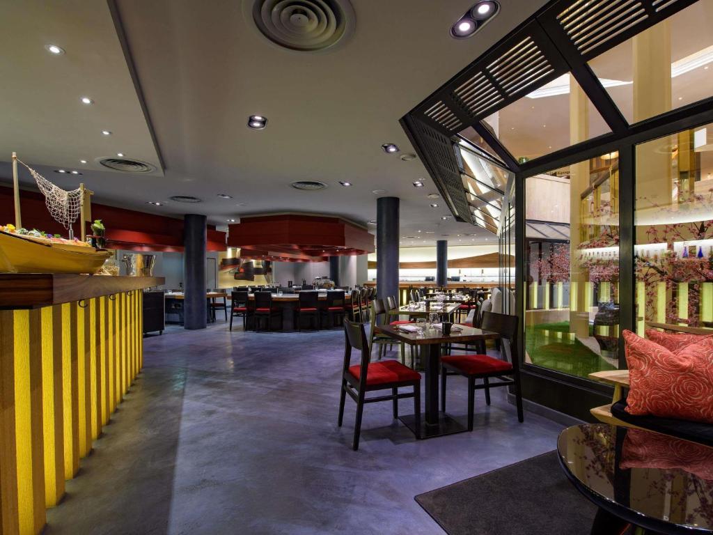 Mövenpick Hotel Geneva - Resim 42