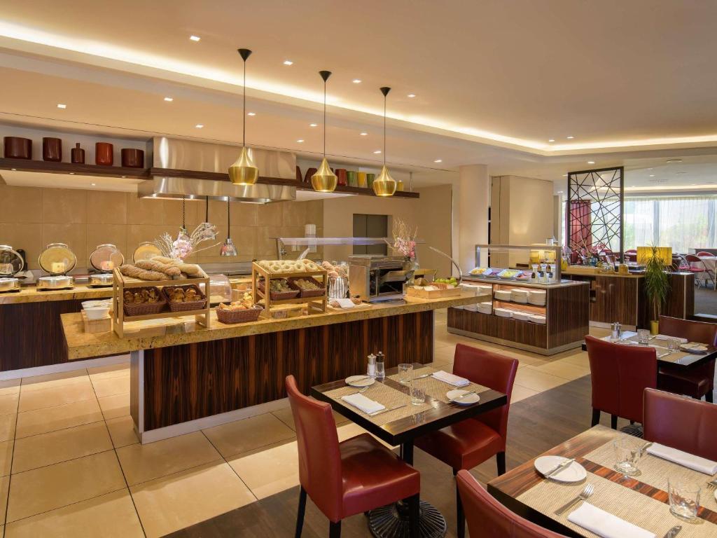 Mövenpick Hotel Geneva - Resim 43