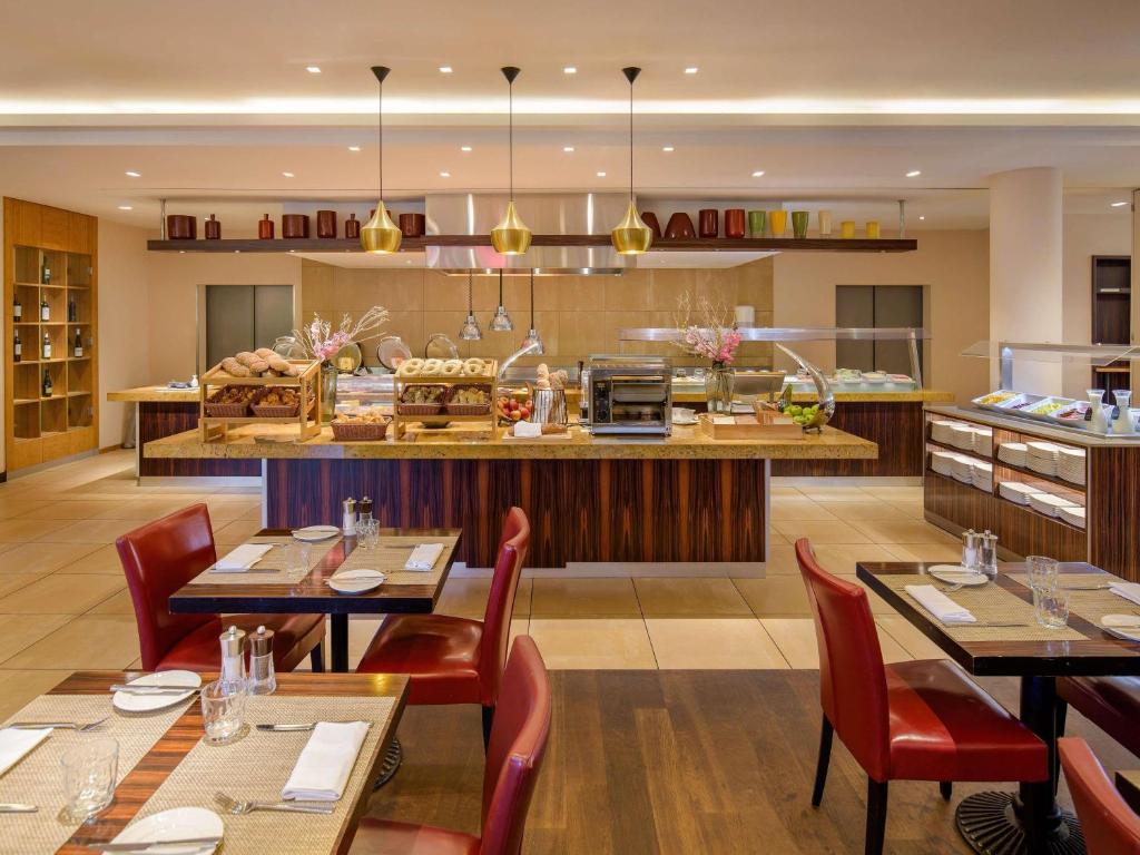 Mövenpick Hotel Geneva - Resim 45