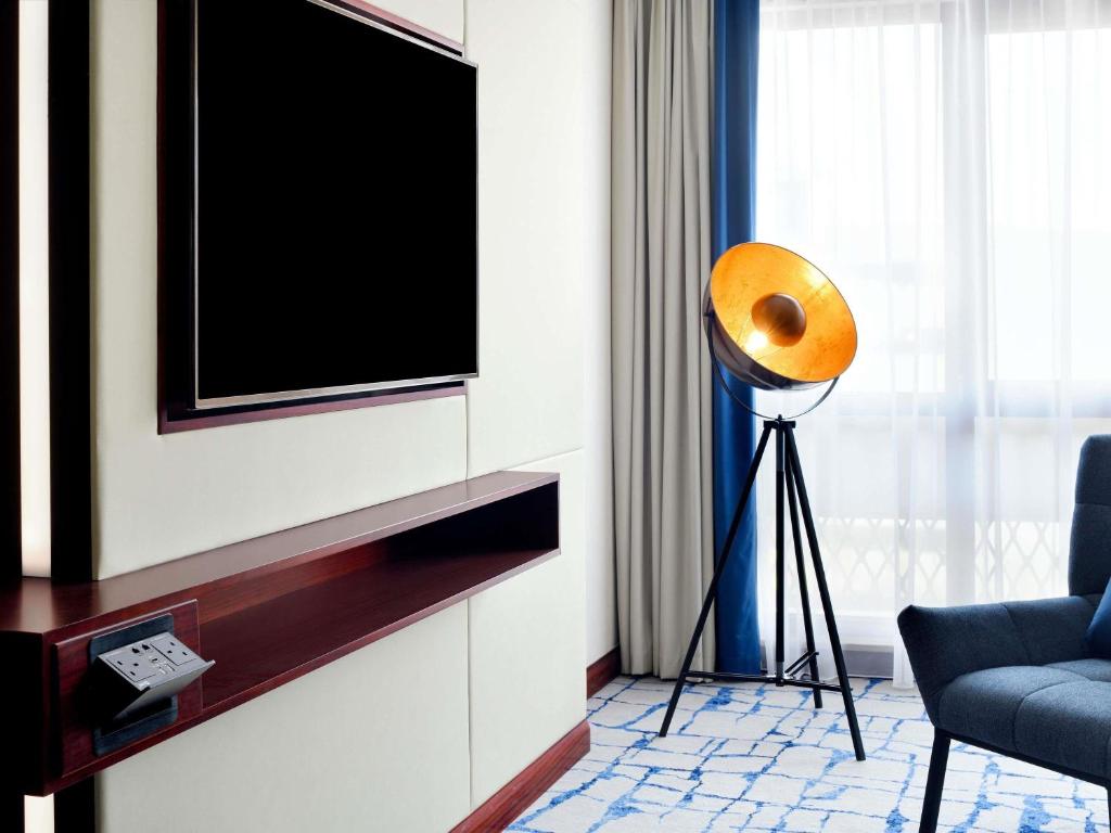 Mövenpick Hotel & Apartments Bur Dubai - Resim 41