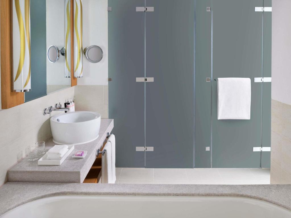 Mövenpick Hotel Jumeirah Beach - Resim 34