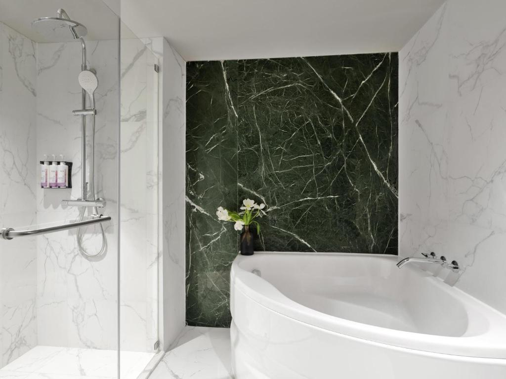 Mövenpick BDMS Wellness Resort Bangkok - Resim 26