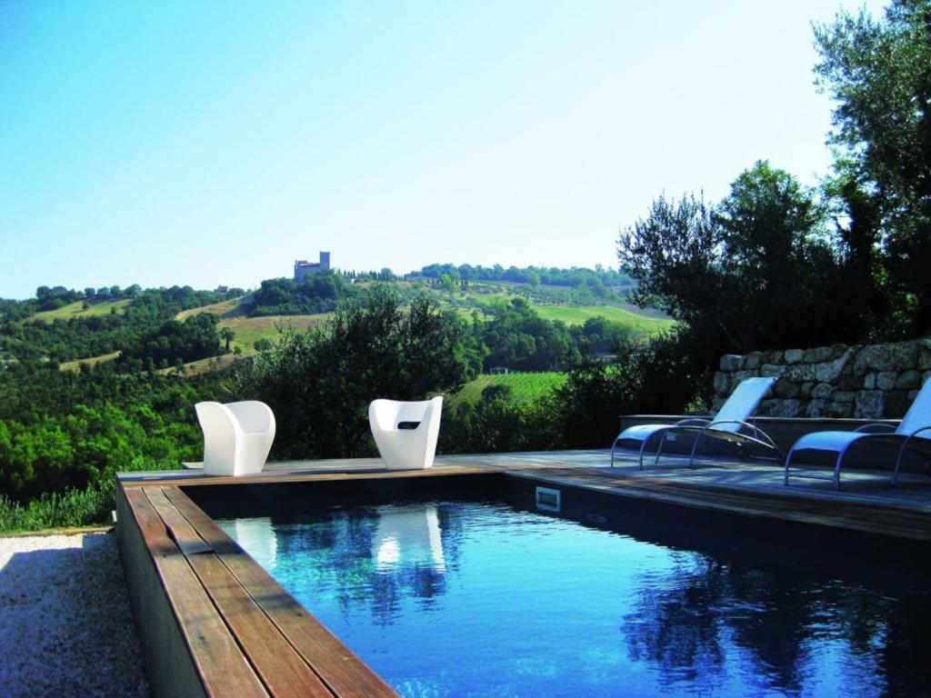 Πισίνα στο ή κοντά στο Torre Fortunata is a beautiful medieval tower