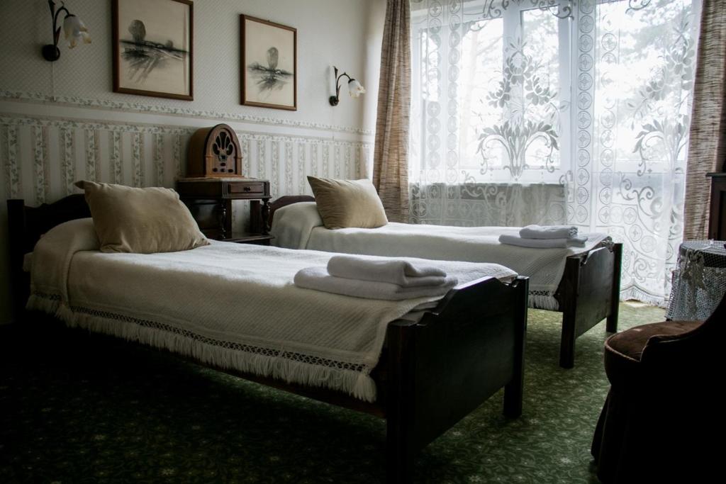 Afbeelding uit fotogalerij van Hotel oraz domy - Kanu Club in Nowy Zyzdrój