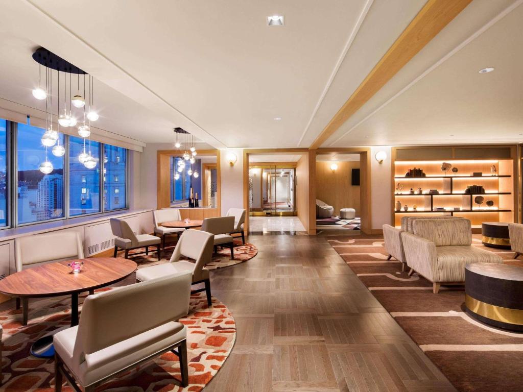 Fairmont The Queen Elizabeth photo 5