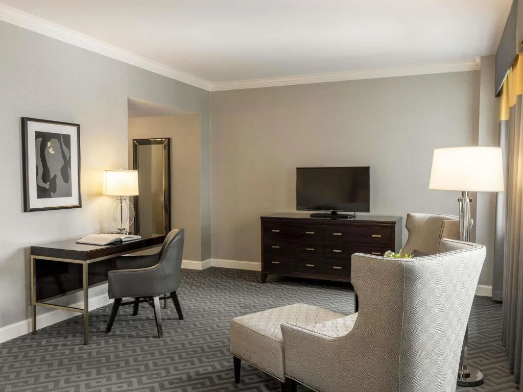 Deluxe Double Room with Two Double Beds and Tub - Hearing Accessible