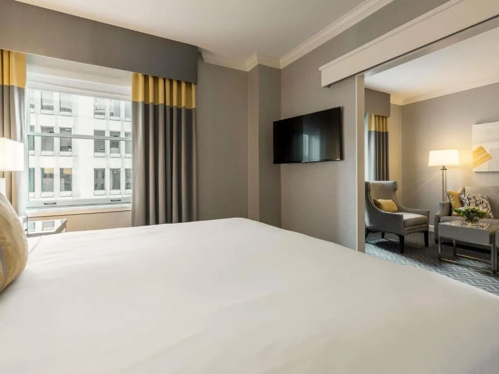 One-Bedroom King Suite