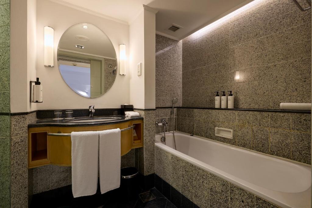 One-Bedroom King Suite with City View and Club Millésime Access