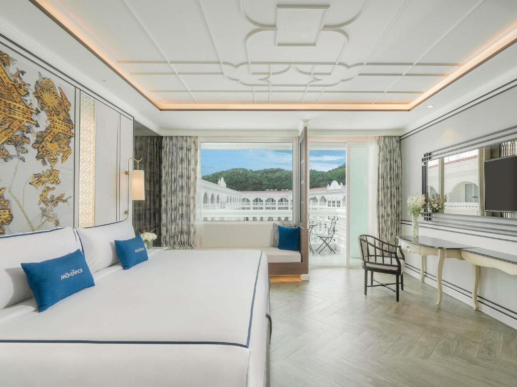 Mövenpick Myth Hotel Patong Phuket - Resim 25