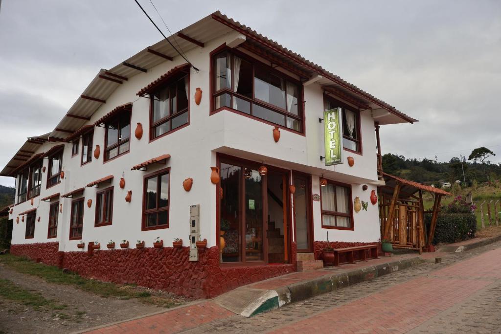 Το κτήριο όπου στεγάζεται  το ξενοδοχείο